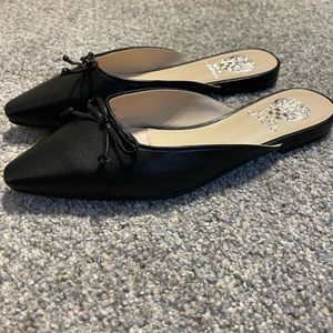 Vince Camuto Black flats sz 8